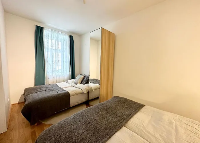 Book-a-room Panda-apartments Apartment