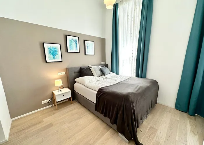 Book-a-room Panda-apartments Apartment